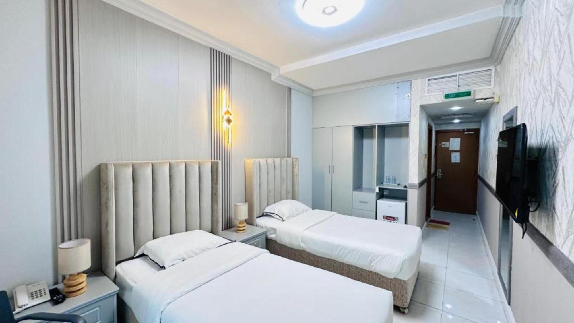 San Marino Hotel Dubai Bagian luar foto