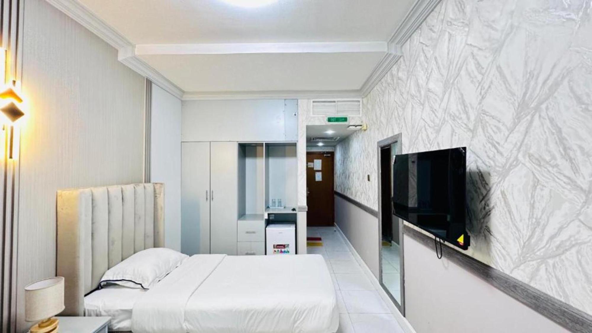 San Marino Hotel Dubai Bagian luar foto