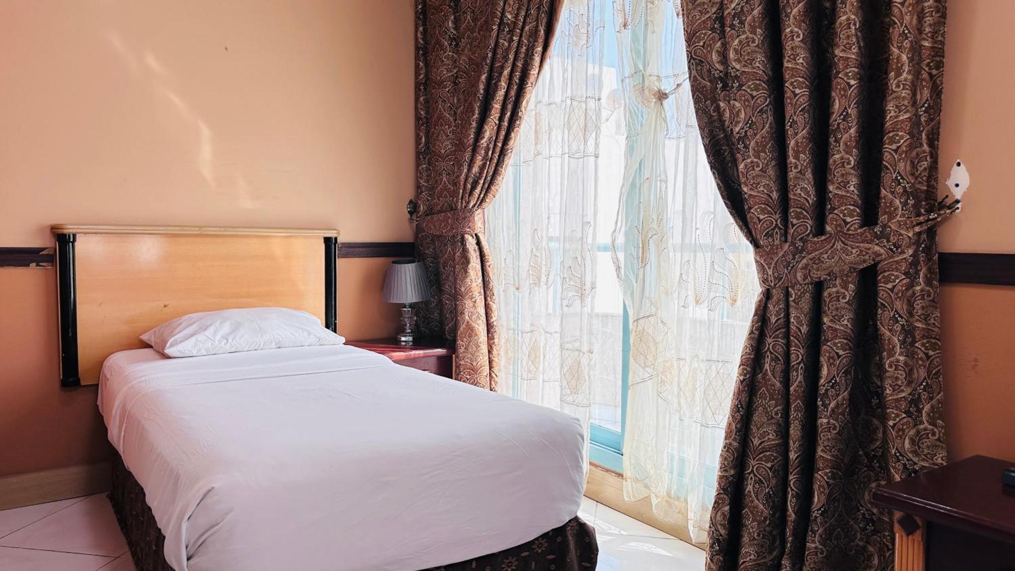 San Marino Hotel Dubai Bagian luar foto