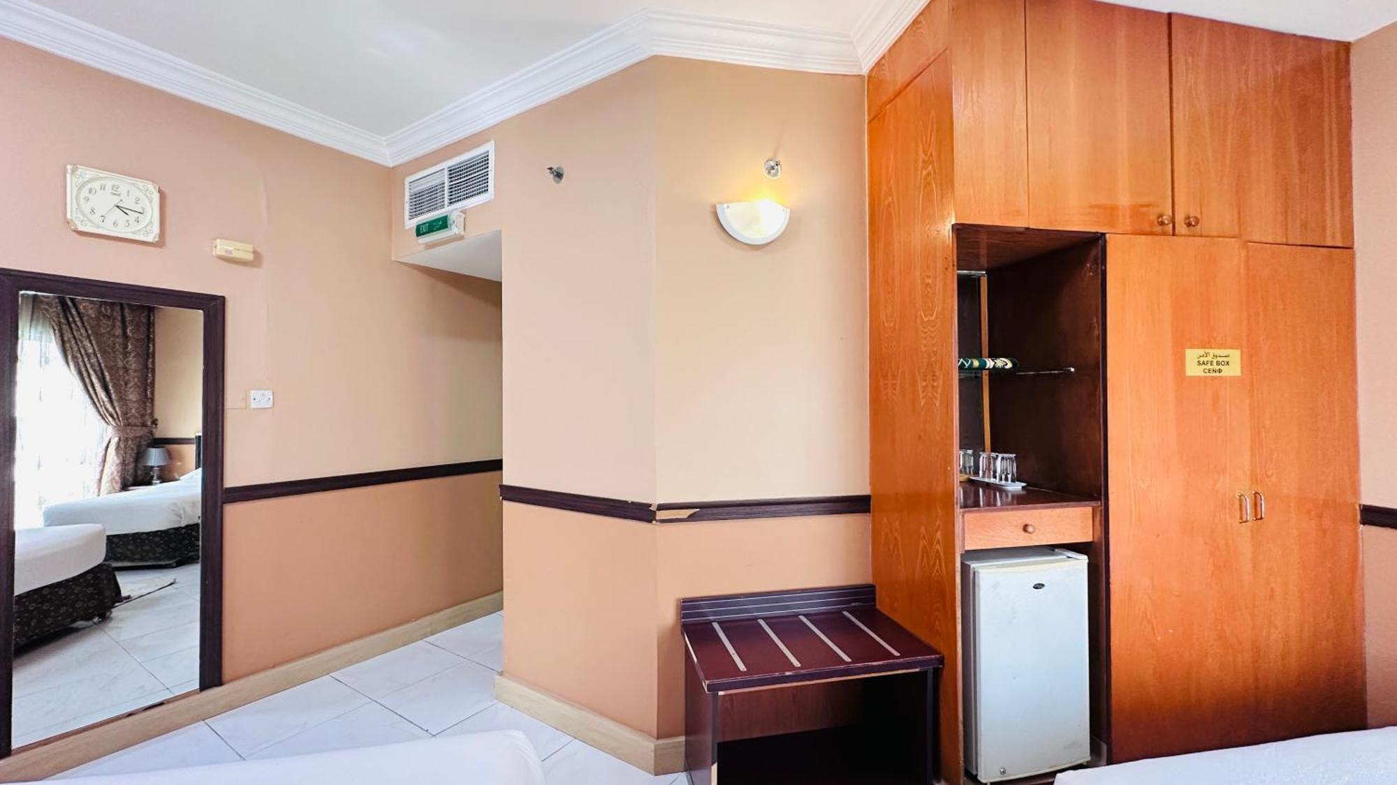 San Marino Hotel Dubai Bagian luar foto